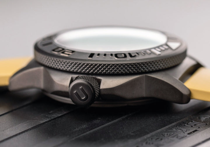 MWC GMT Naval Quarzo PVD Acciaio Nero Data Zaffiro Ceramica Orologio MWC GMT Naval Quarzo PVD Acciaio Nero Data Zaffiro Ceramica Orologio