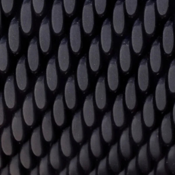 Close-up of the Milanese mesh weave
